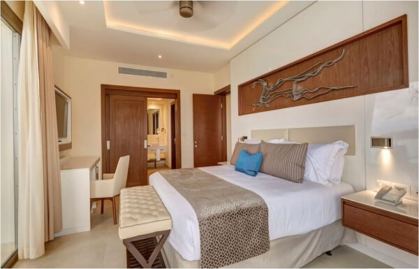 Luxury Presidential One Bedroom Suite (Available in Ocean View)